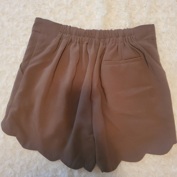 Small stylish shorts - Picture 4 of 4